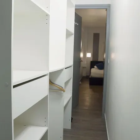 Arc De Triomphe & Trocadero Square - Cityapartmentstay * Paris